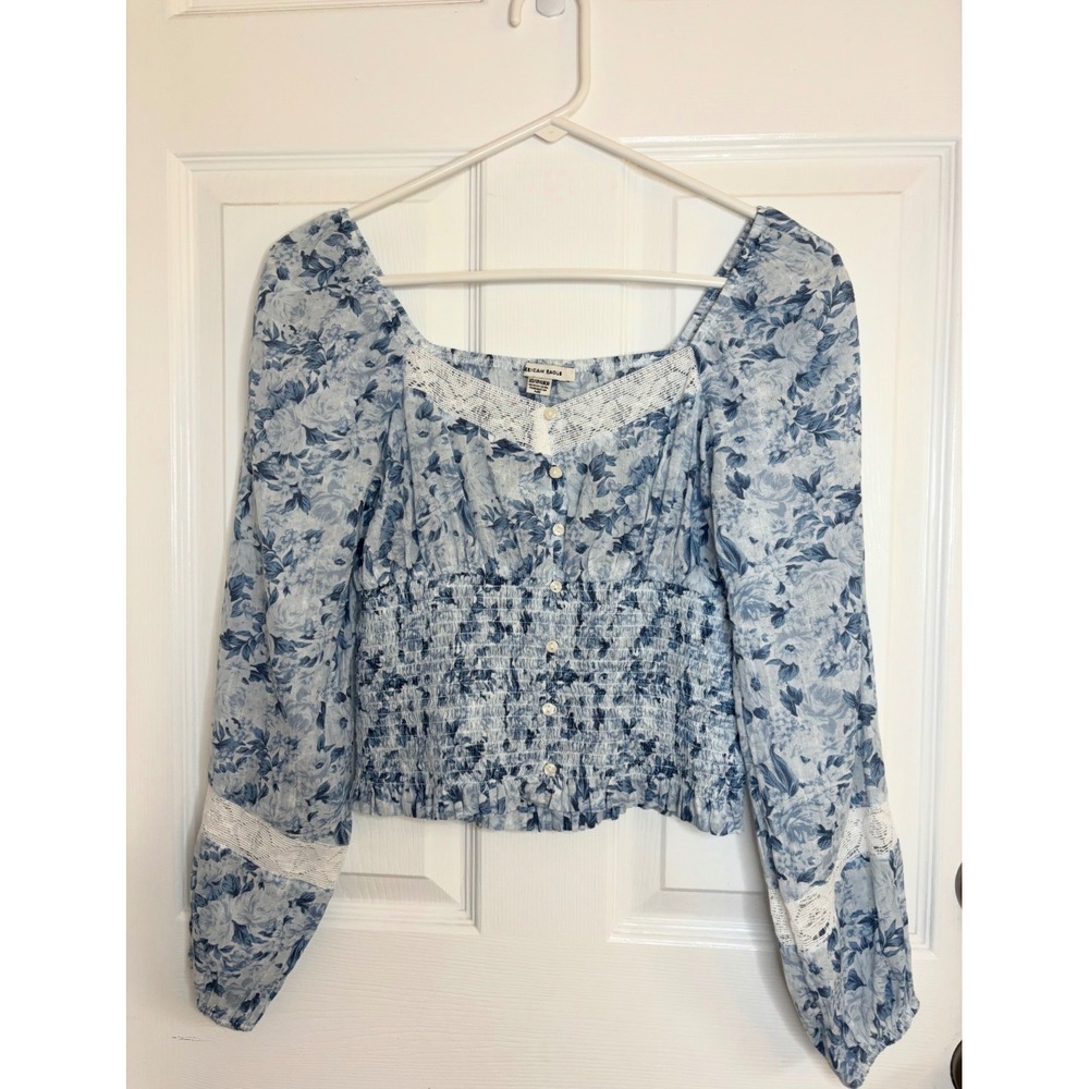 American Eagle Floral Lace Trim Smocked Crop‎ Top Blue White XS Long Sleeve